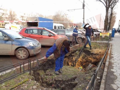 Groapa mare, intervenţie blocată de buturuga mică