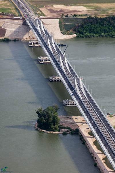 Podul Vidin-Calafat are deja nevoie de reparaţii