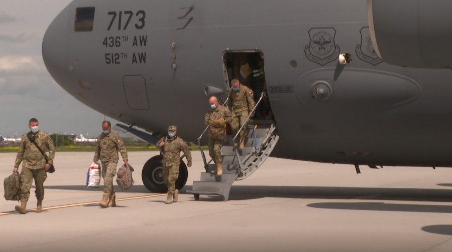 Primii militari români s-au întors din Afganistan (VIDEO)