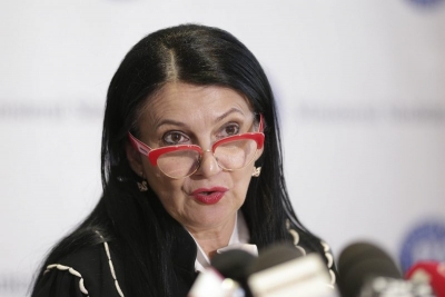 Ministrul Sănătăţii anunţă controale la toate clinicile estetice din ţară