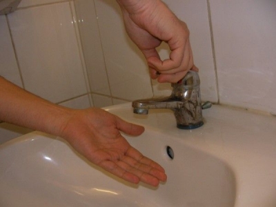 Când vor avea gălăţenii apă caldă şi căldură?...
