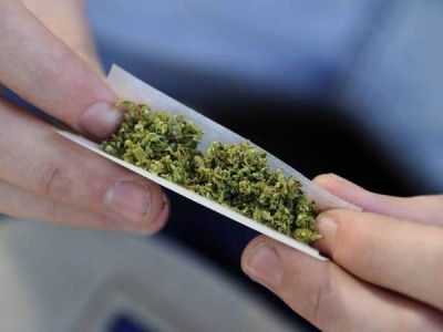 Gruparea care a introdus patru kilograme de cannabis în România rămâne după gratii