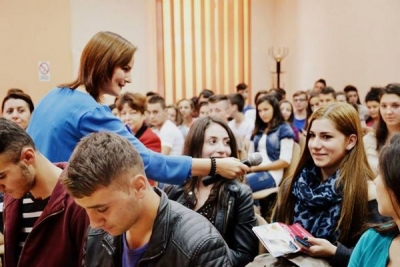 Tinerii gălăţeni, faţă în faţă cu modelele lor