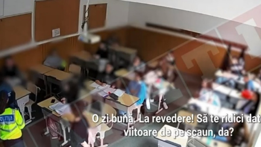 Elevi percheziţionaţi de poliţişti chiar în sala de curs (VIDEO)