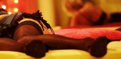 A început procesul bărbatului care şi-a obligat iubita să se prostitueze