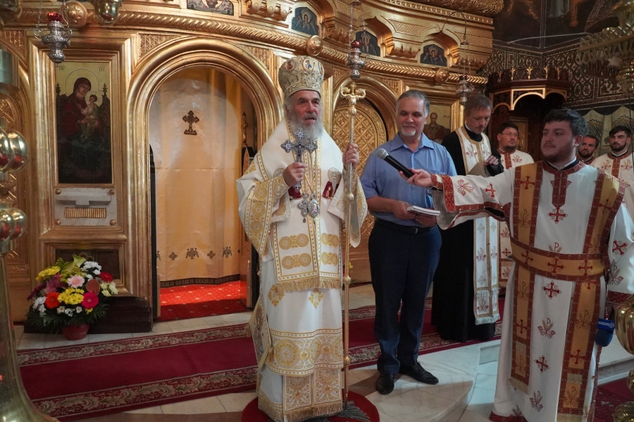 Slujire arhierească şi aniversare la Catedrala arhiepiscopală din Galaţi