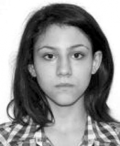 Poliţiştii caută o adolescentă dispărută de acasă