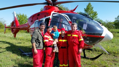 Copil de 3 ani pierdut în pădure, găsit cu elicopterul SMURD Galaţi