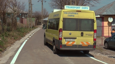 Anchetă la Vârlezi: Şofer de microbuz şcolar acuzat de agresiune sexuală