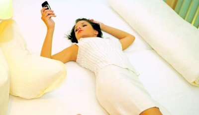 Ce se întâmplă dacă folosiţi smartphone-ul noaptea