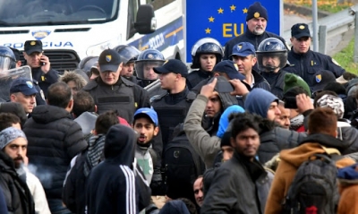 Uniunea Europeană observă cu ''îngrijorare'' afluxul de migranţi din Turcia