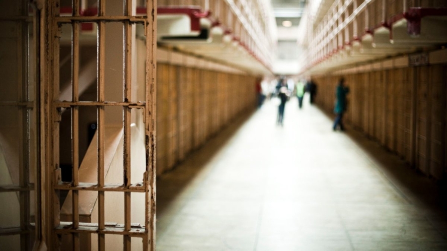 ULTIMA ORĂ: Fost deputat PDL condamnat la închisoare cu executare pentru trafic de influență