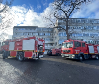 Incendiu la un apartament în Tulcea. Pompierii au intervenit la faţa locului