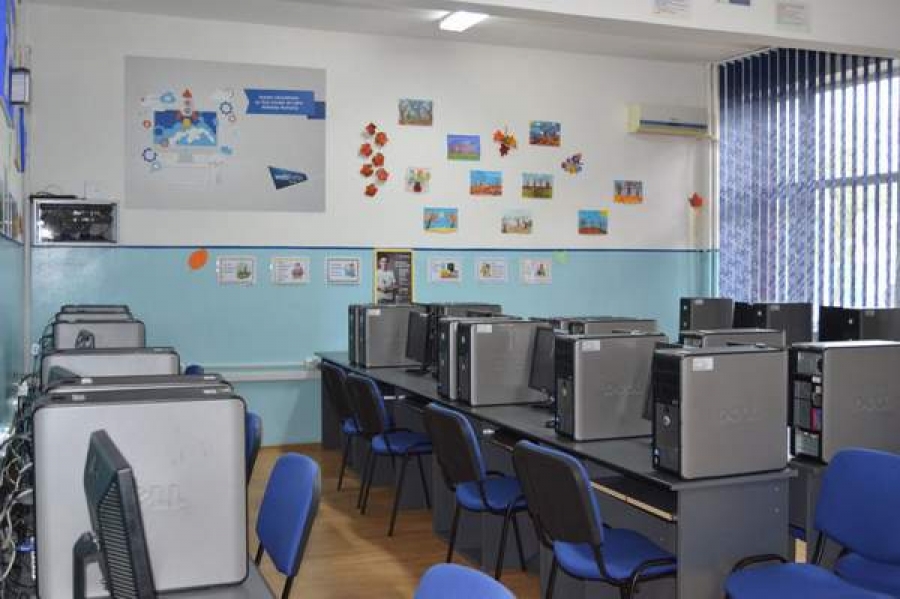 Donaţie pentru laboratorul de Informatică al Şcolii nr. 17