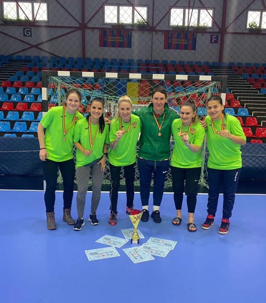 Gălăţencele Alexandra Ivan, Monica Benţoiu şi Tabita Croitoru, campioane naţionale la futsal