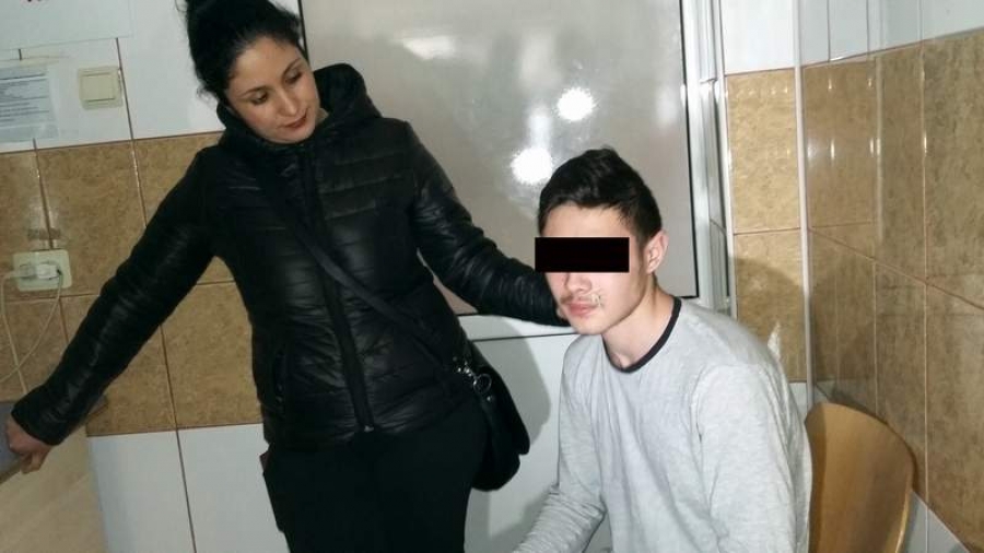 Elev internat în spital după ce a fost lovit de un alt coleg