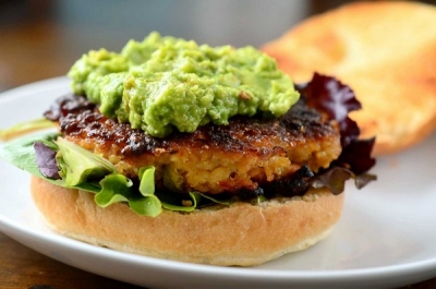 Hamburgerul de quinoa, alternativă la carnea roşie