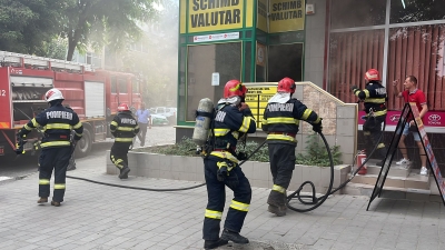 Incendiu la o casă de schimb valutar în municipiul Tulcea (VIDEO)