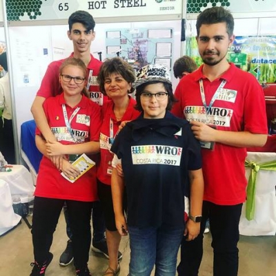 4 elevi gălăţeni au obţinut locul 3 în Europa şi locul 6 mondial la Olimpiada Mondială de Robotică