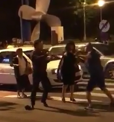 Scandal pe Faleza Superioară: Bătaie între un taximetrist şi un client băut (VIDEO)