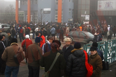 Lupta pentru salarii continuă la Combinat