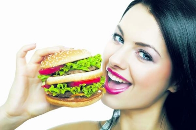 6 moduri în care suntem păcăliţi să mâncăm nesănătos