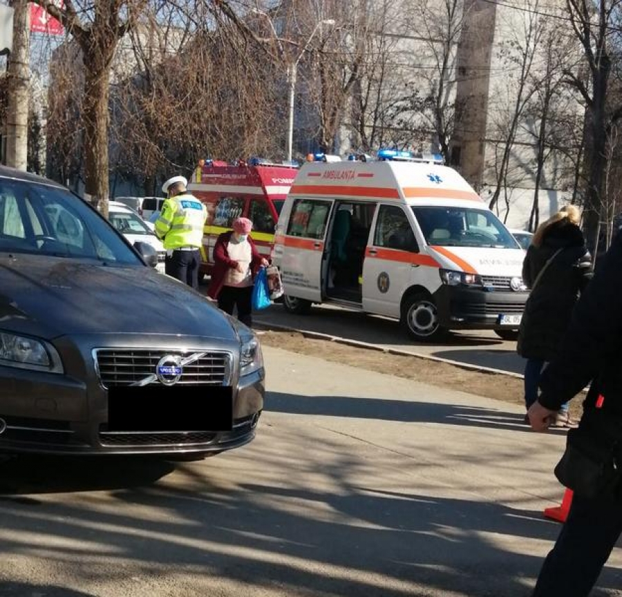 Trei pietoni răniţi în urma unui accident rutier pe Traian Vuia
