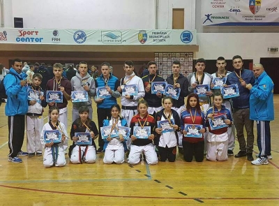 18 medalii gălăţene la taekwondo