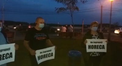 Galaţi: Protest al celor din HORECA pe Faleza Dunării (FOTO)