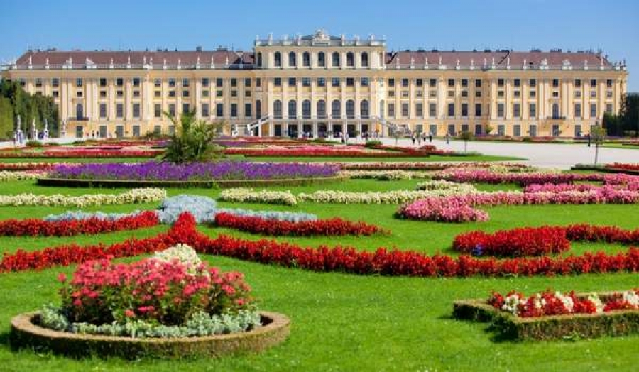 Austriecii permit turiştilor să doarmă în castelul Schönbrunn