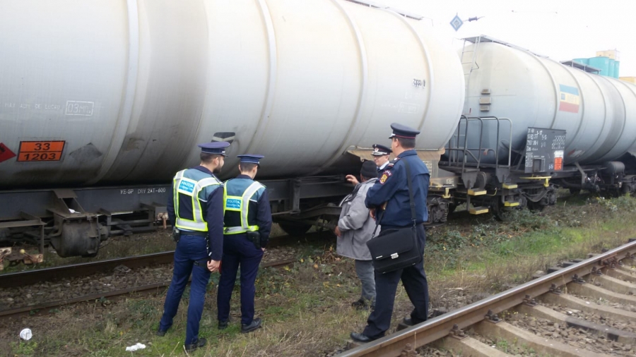 Poliţiştii gălăţeni au controlat 30 de trenuri de călători şi de marfă
