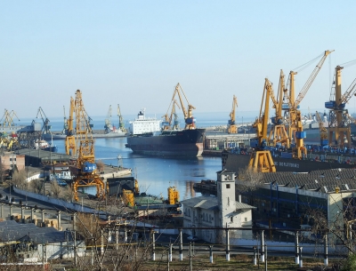 Traficul de mărfuri în porturile maritime româneşti, în creştere cu 5,35% la 11 luni