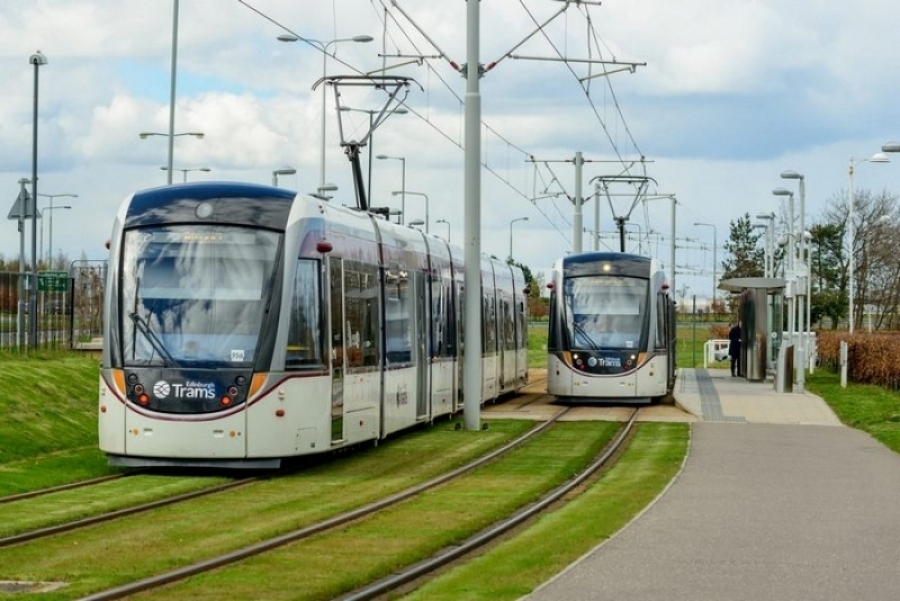 Fonduri europene: A fost semnat contractul pentru achiziţia a 8 tramvaie noi