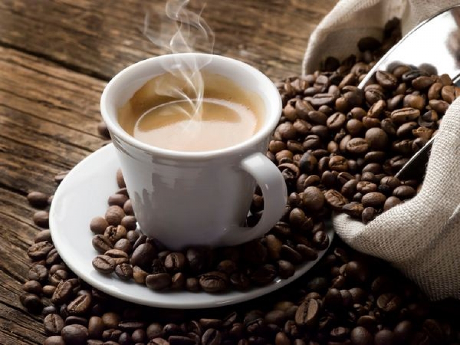 Câteva ceşti de cafea pe zi ar putea reduce riscul de scleroză în plăci