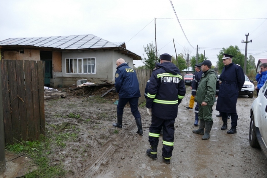 Raed Arafat în zona afectată de inundaţii a judeţului Galaţi