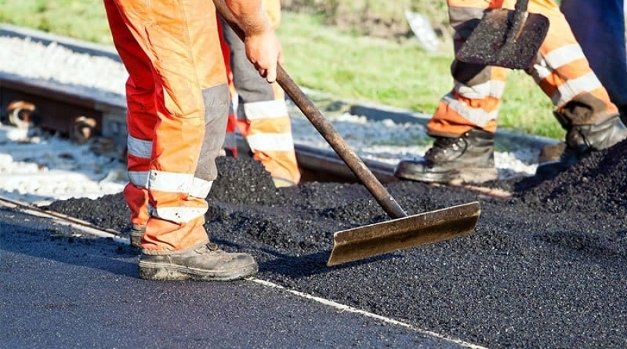 Se asfaltează strada Siderurgiştilor! Restricţii de trafic până pe 23 august