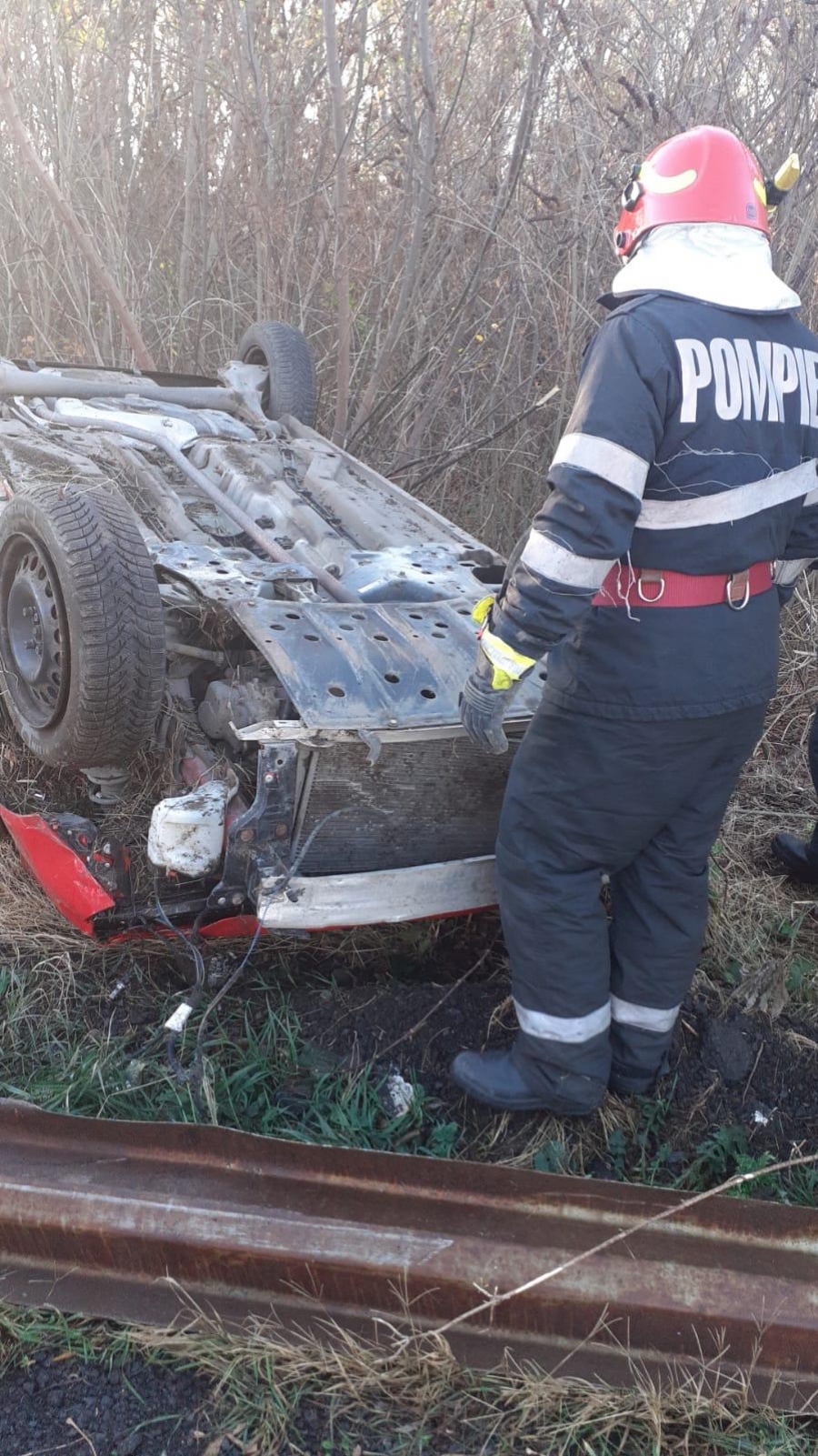 Maşină răsturnată între localităţile Smârdan şi Măcin