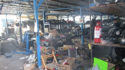 Verificările la comercianţii din ”depozite” au adus amenzi şi suspendări