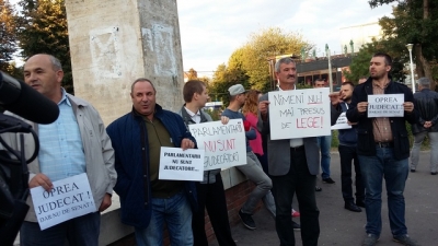 Puţini protestatari la Galaţi, după votul în cazul Oprea