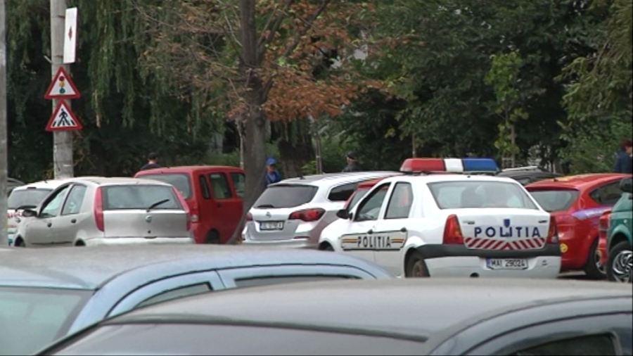 Atac cu săbii, bâte şi sticle incendiare, oprit în ultima clipă de poliţişti