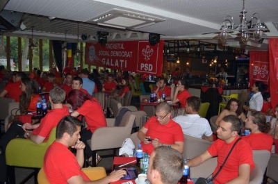 „Watch party” la Galaţi la lansarea candidaturii lui Ponta