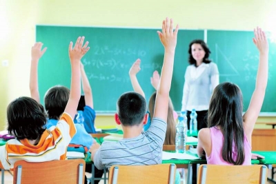 Variaţiile genetice pot avea un rol în reuşita şcolară, însă factorii de mediu sunt determinanţi