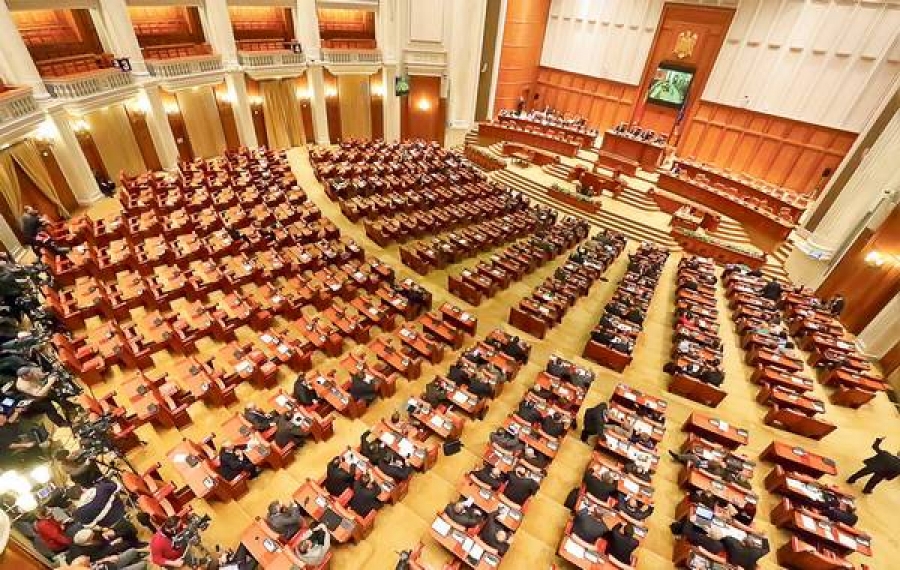 Noua sesiune parlamentară, cu gălăţeni în conducere