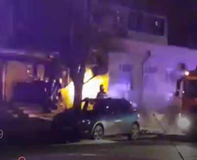 Instalația de gaze de la parterul unui bloc a luat foc din cauza unei petarde