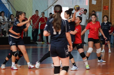 Junioarele de la ACS Danubius 2010 şi Handbal Art au câştigat primele derbiuri locale