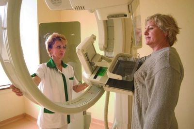 Mamografiile periodice reduc cu 40% mortalitatea de cancer de sân în rândul femeilor între 50 şi 69 de ani