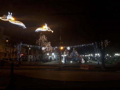 Când se aprind luminiţele de sărbători în oraş