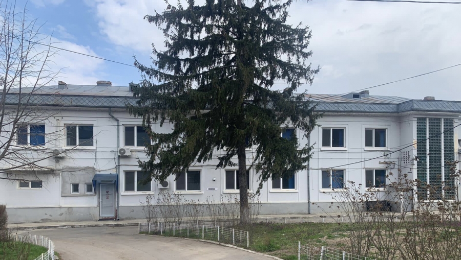 Principalul corp de clădire al Spitalului din Târgu Bujor modernizat cu fonduri europene