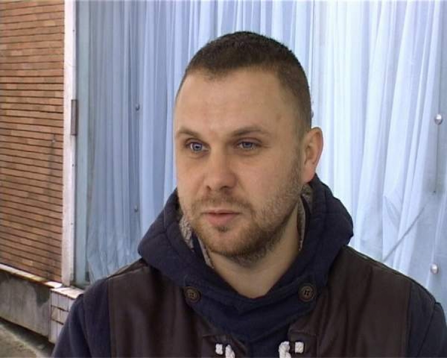 Bebeluşul cu mâna ruptă în maternitate, internat din nou în spital