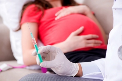 Vaccinarea anti-COVID-19 este o procedură sigură pentru femeile însărcinate (STUDIU)